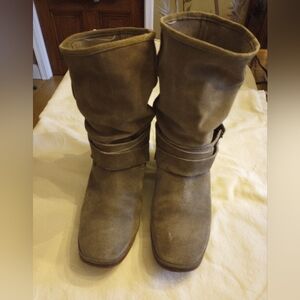 Belle by Sigerson Morrison boots in like new condition, worn twice, size 8B